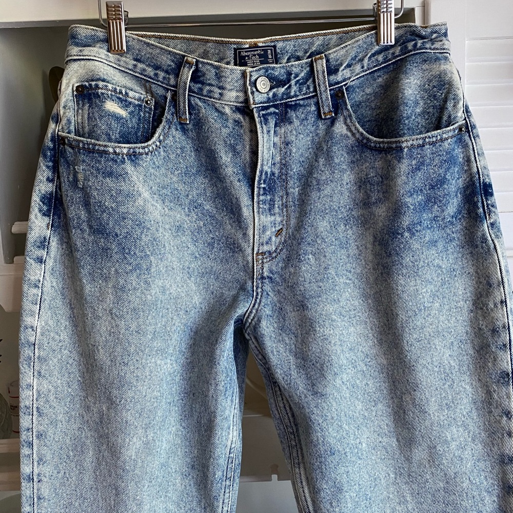 Abercrombie & Fitch High Rise mom Jeans 30 10